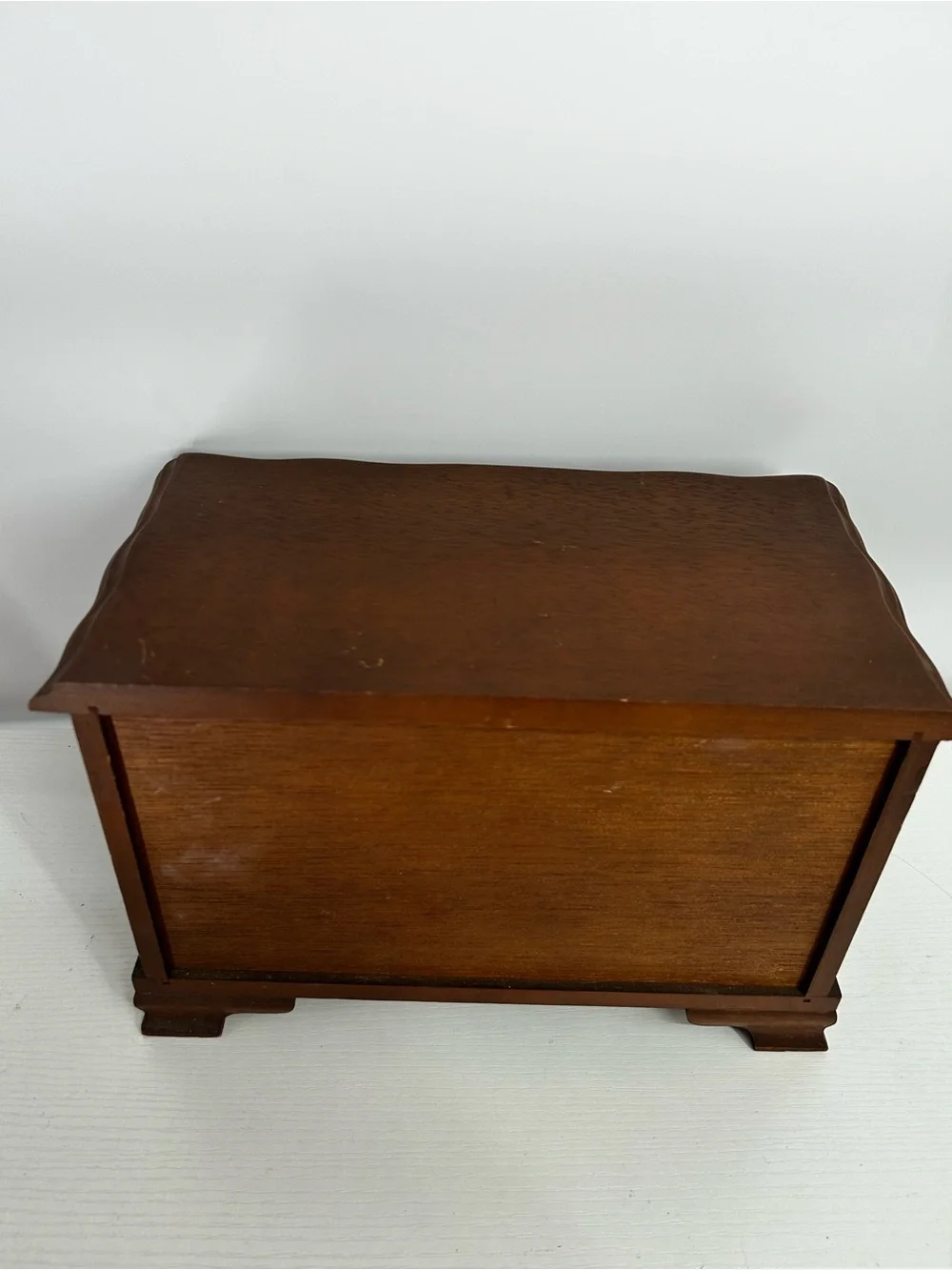 The Unbranded Brand elegant wooden
